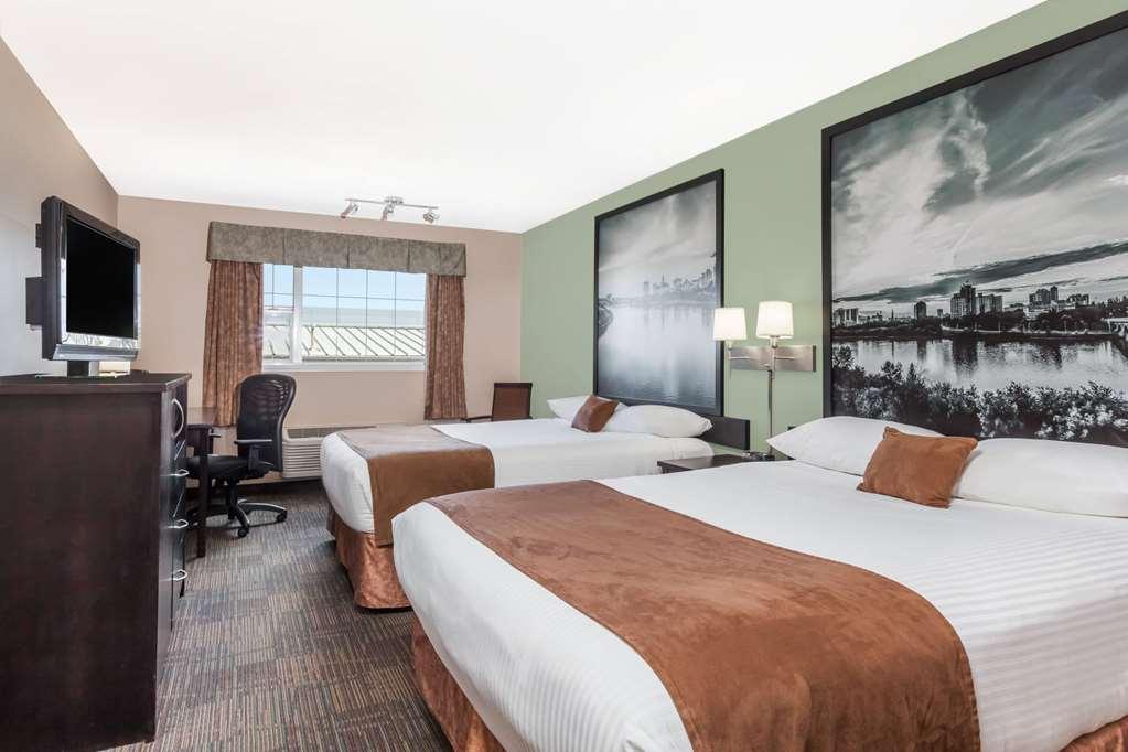 Super 8 By Wyndham Saskatoon Near Saskatoon Airport Hotel Ruang foto